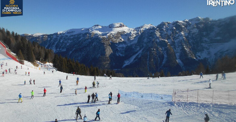 Webcam Folgarida-Marilleva  (Skiarea Campiglio Dolomiti di Brenta - Val di Sole Val Rendena) - Pista delle Rocce - Folgarida