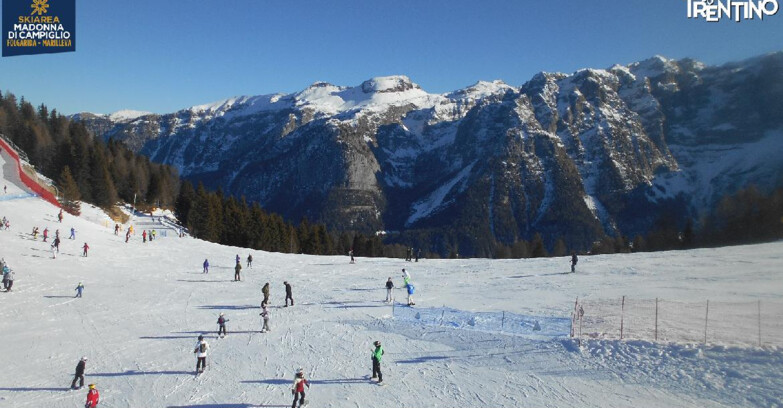 Webcam Folgarida-Marilleva  (Skiarea Campiglio Dolomiti di Brenta - Val di Sole Val Rendena) - Pista delle Rocce - Folgarida