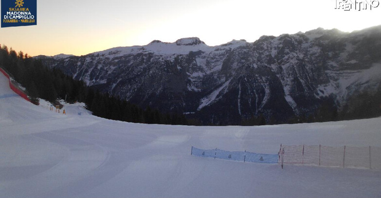 Webcam Folgarida-Marilleva  (Skiarea Campiglio Dolomiti di Brenta - Val di Sole Val Rendena) - Pista delle Rocce - Folgarida