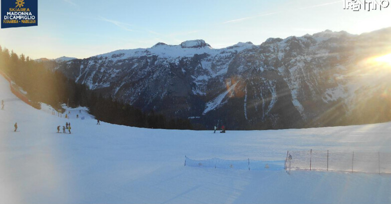 Webcam Ski area Campiglio Dolomiti di Brenta Val di Sole Val Rendena - Pista delle Rocce - Folgarida