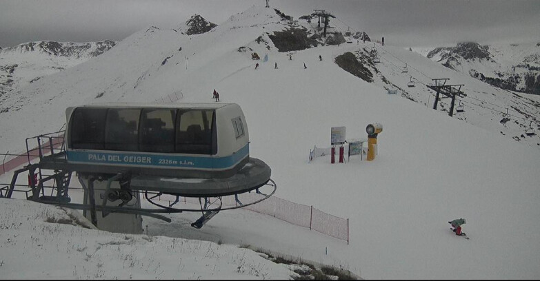 Webcam Pozza di Fassa-Aloch-Buffaure - Pala del Geiger, sullo sfondo il Pordoi