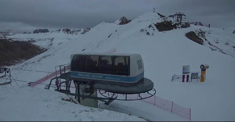 Webcam Pozza di Fassa-Aloch-Buffaure - Pala del Geiger, sullo sfondo il Pordoi