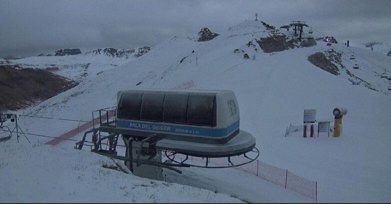 Webcam Pozza di Fassa-Aloch-Buffaure - Pala del Geiger, sullo sfondo il Pordoi