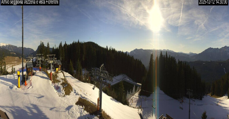 Webcam Ski Area Lavarone  - Chair lift Laghetto 