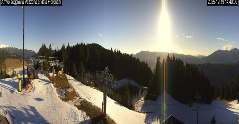 Webcam Ski area Lavarone - Arrivo seggiovia Laghetto