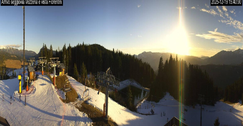 Webcam Ski area Lavarone - Arrivo seggiovia Laghetto