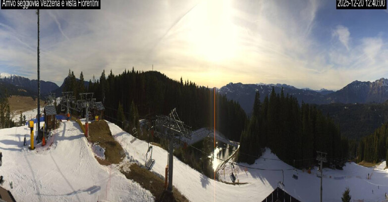 Webcam Ski area Lavarone - Arrivo seggiovia Laghetto