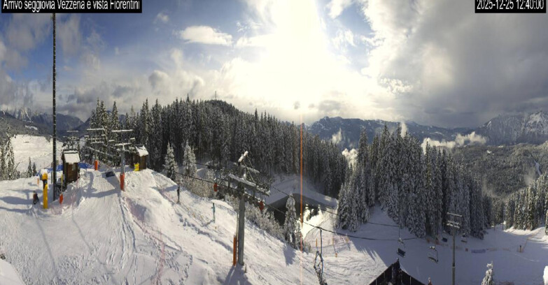 Webcam Lavarone Skigegiet - Laghetto Sessellift 