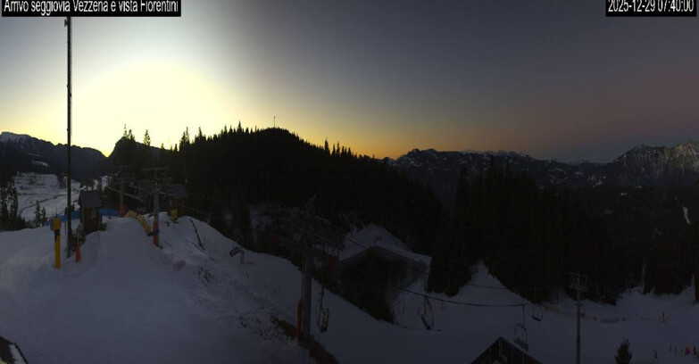 Webcam Ski area Lavarone - Arrivo seggiovia Laghetto