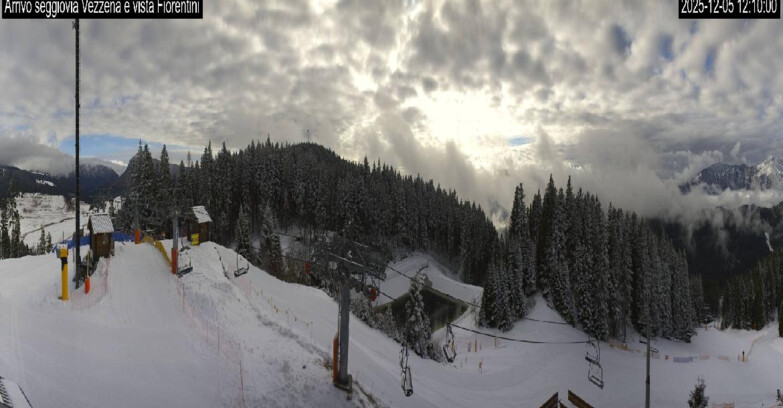 Webcam Lavarone - Chair lift Laghetto 