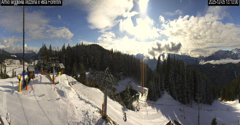 Webcam Lavarone - Chair lift Laghetto 