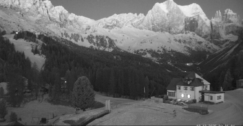 Webcam Vigo di Fassa-Pera-Ciampedìe - Vigo - Roda de Vael -Dolomiti di Fassa