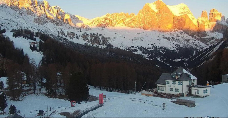 Webcam Vigo di Fassa-Pera-Ciampedìe - Vigo - Roda de Vael -Dolomiti di Fassa