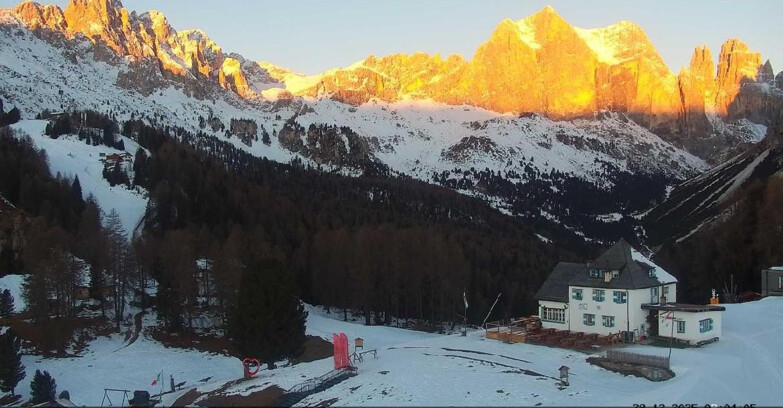 Webcam Vigo di Fassa-Pera-Ciampedìe - Vigo - Roda de Vael