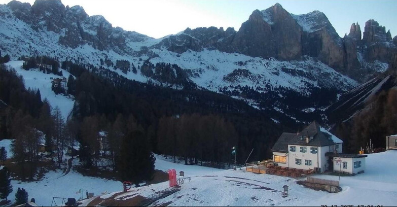 Webcam Vigo di Fassa-Pera-Ciampedìe - Vigo - Roda de Vael -Dolomiti di Fassa