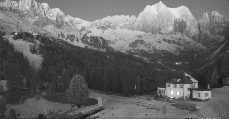 Webcam Vigo di Fassa-Pera-Ciampedìe - Vigo - Roda de Vael -Dolomiti di Fassa