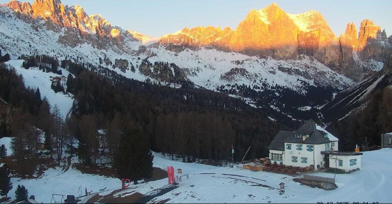 Webcam Vigo di Fassa-Pera-Ciampedìe - Vigo - Roda de Vael -Dolomiti di Fassa