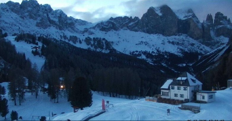 Webcam Vigo di Fassa-Pera-Ciampedìe - Vigo - Roda de Vael