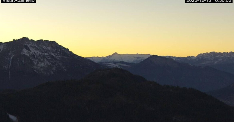 Webcam Lavarone - View on Ghiacciaio Adamello