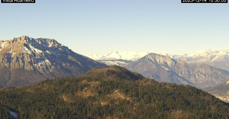 Webcam Лавароне  - View on Ghiacciaio Adamello