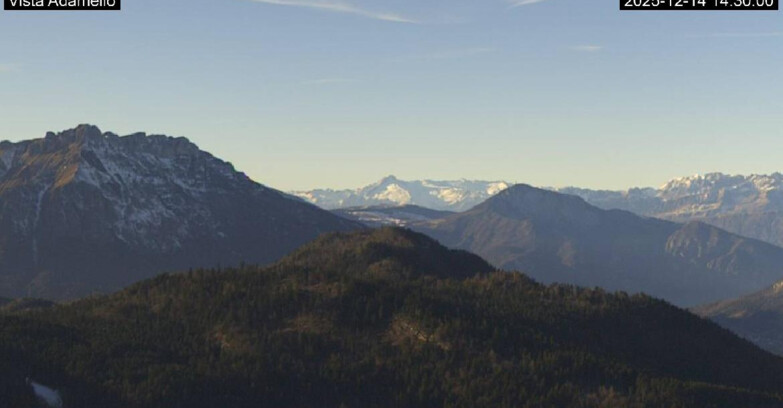 Webcam Лавароне  - View on Ghiacciaio Adamello