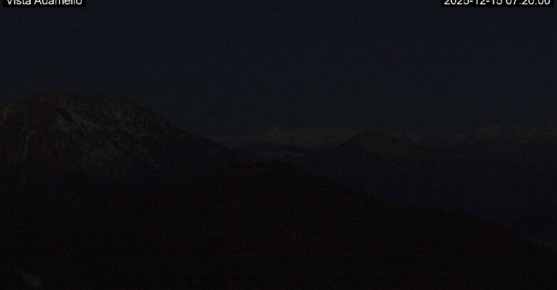 Webcam Ski area Lavarone - Vista su ghiacciaio Adamello