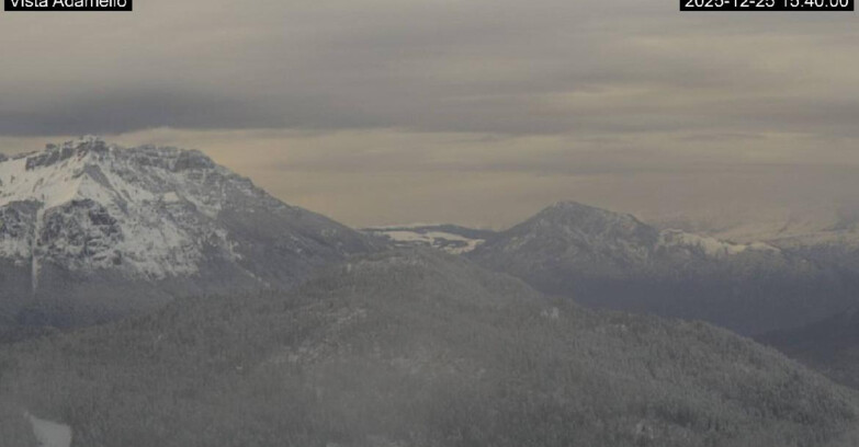 Webcam Lavarone Skigegiet - View on Ghiacciaio Adamello