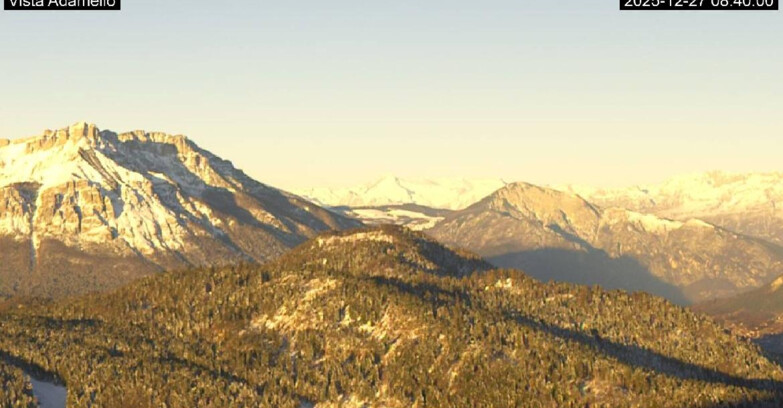 Webcam Lavarone Skigegiet - View on Ghiacciaio Adamello