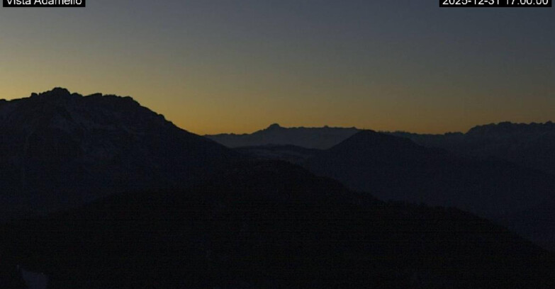 Webcam Ski area Lavarone - Vista su ghiacciaio Adamello