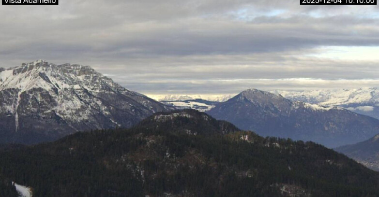 Webcam Lavarone Skigegiet - View on Ghiacciaio Adamello