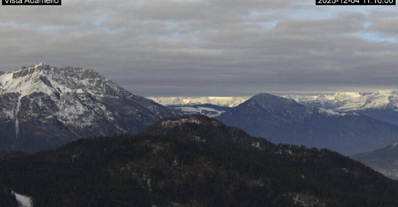 Webcam Lavarone Skigegiet - View on Ghiacciaio Adamello