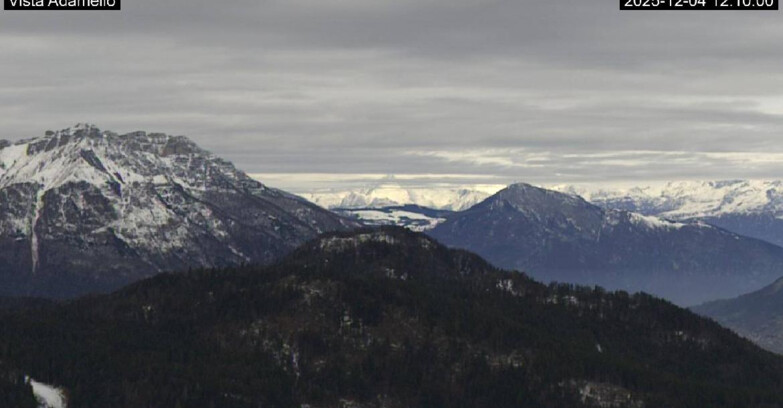 Webcam Lavarone Skigegiet - View on Ghiacciaio Adamello