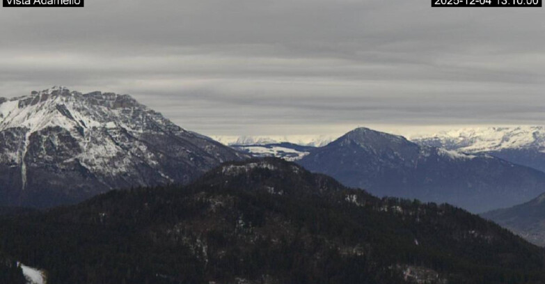 Webcam Lavarone Skigegiet - View on Ghiacciaio Adamello