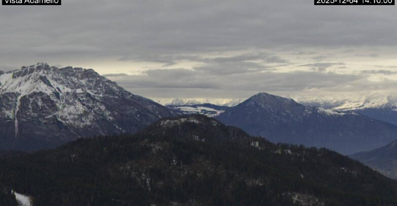 Webcam Lavarone Skigegiet - View on Ghiacciaio Adamello