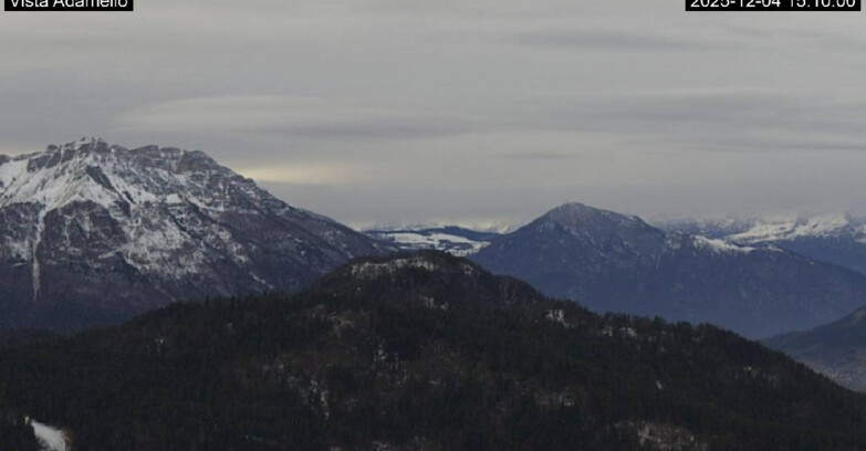 Webcam Lavarone Skigegiet - View on Ghiacciaio Adamello