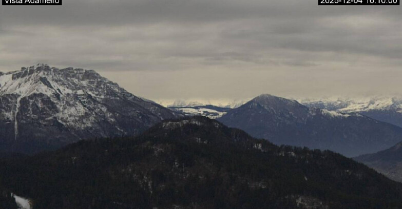 Webcam Lavarone Skigegiet - View on Ghiacciaio Adamello