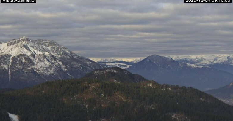 Webcam Lavarone Skigegiet - View on Ghiacciaio Adamello