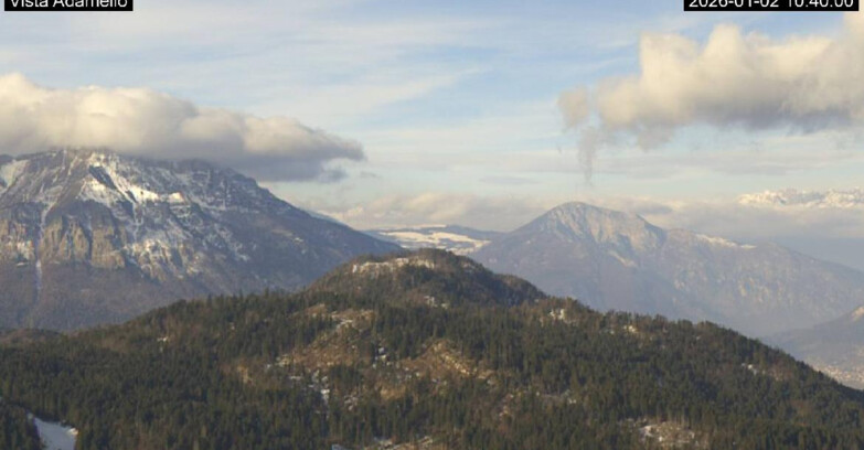 Webcam Ski Area Lavarone  - View on Ghiacciaio Adamello 