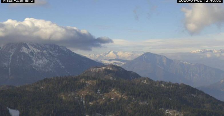 Webcam Ski Area Lavarone  - View on Ghiacciaio Adamello 