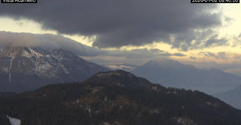 Webcam Ski Area Lavarone  - View on Ghiacciaio Adamello 