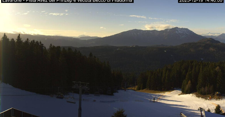 Webcam Ski area Lavarone - Pista Avez- seggiovia Lagh.