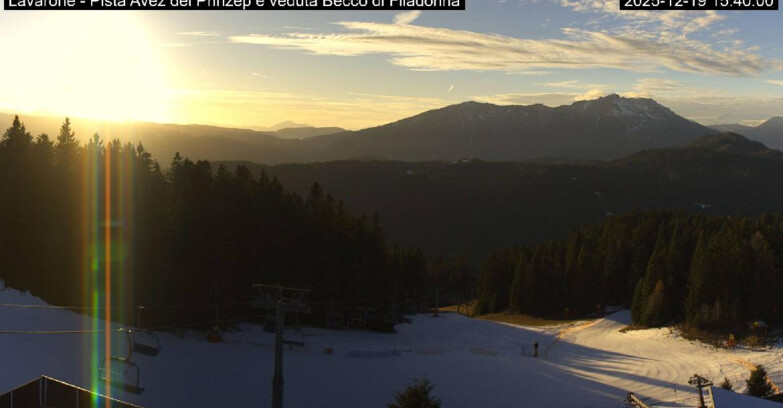 Webcam Ski area Lavarone - Pista Avez- seggiovia Lagh.