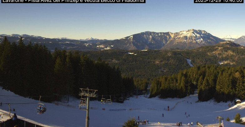 Webcam Лавароне  - Pista Avez- seggiovia Lagh.