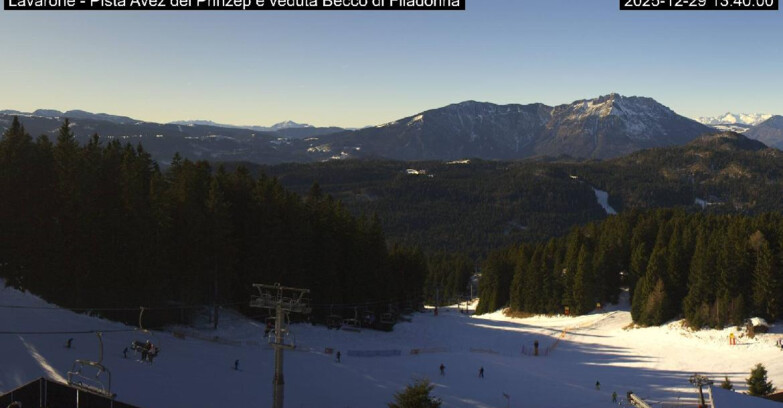 Webcam Лавароне  - Pista Avez- seggiovia Lagh.
