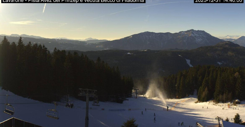 Webcam Ski area Lavarone - Pista Avez- seggiovia Lagh.