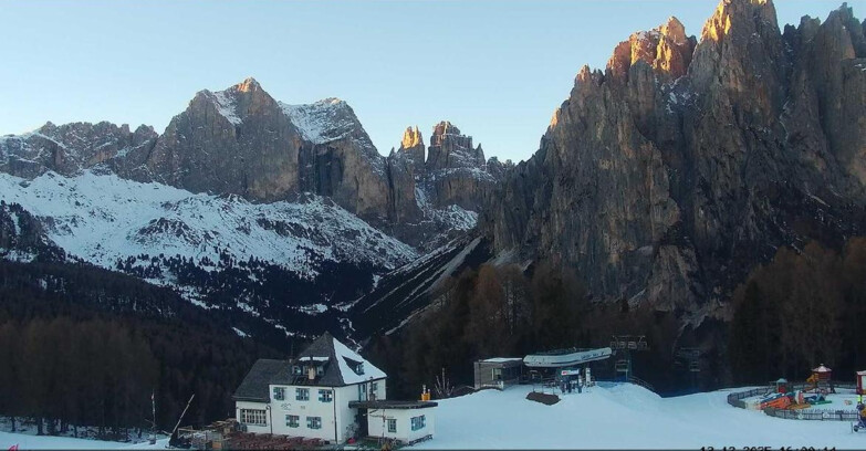 Webcam Vigo di Fassa-Pera-Ciampedìe - Vigo di Fassa - Torri del Vajolet