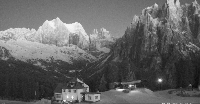 Webcam Vigo di Fassa-Pera-Ciampedìe - Vigo di Fassa - Torri del Vajolet