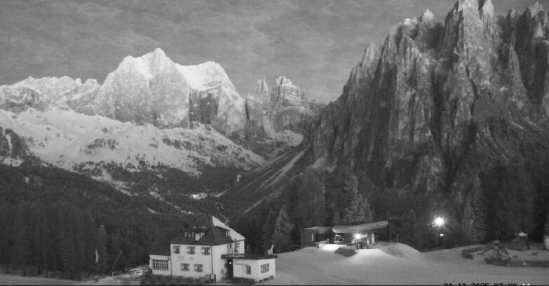 Webcam Vigo di Fassa-Pera-Ciampedìe - Vigo di Fassa - Torri del Vajolet