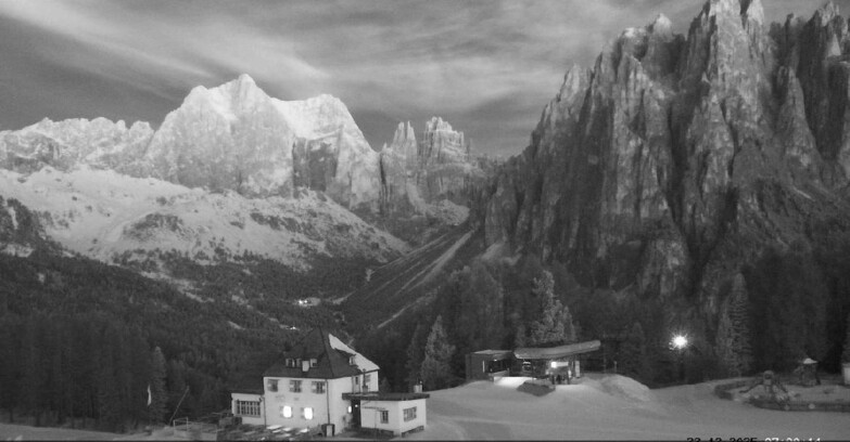 Webcam Vigo di Fassa-Pera-Ciampedìe - Vigo di Fassa - Torri del Vajolet