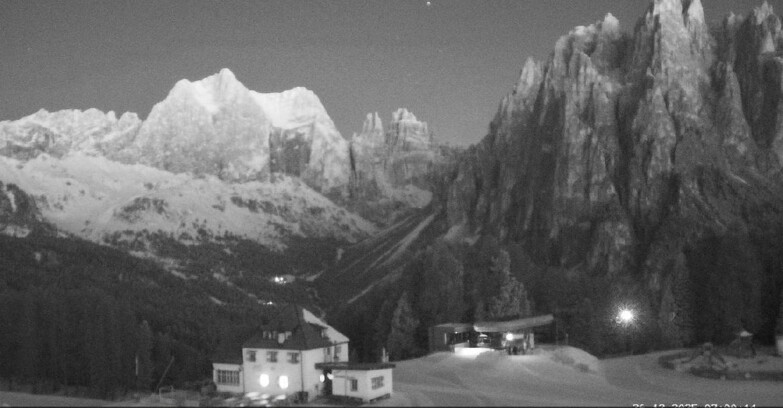 Webcam Vigo di Fassa-Pera-Ciampedìe - Vigo - Torri del Vajolet
